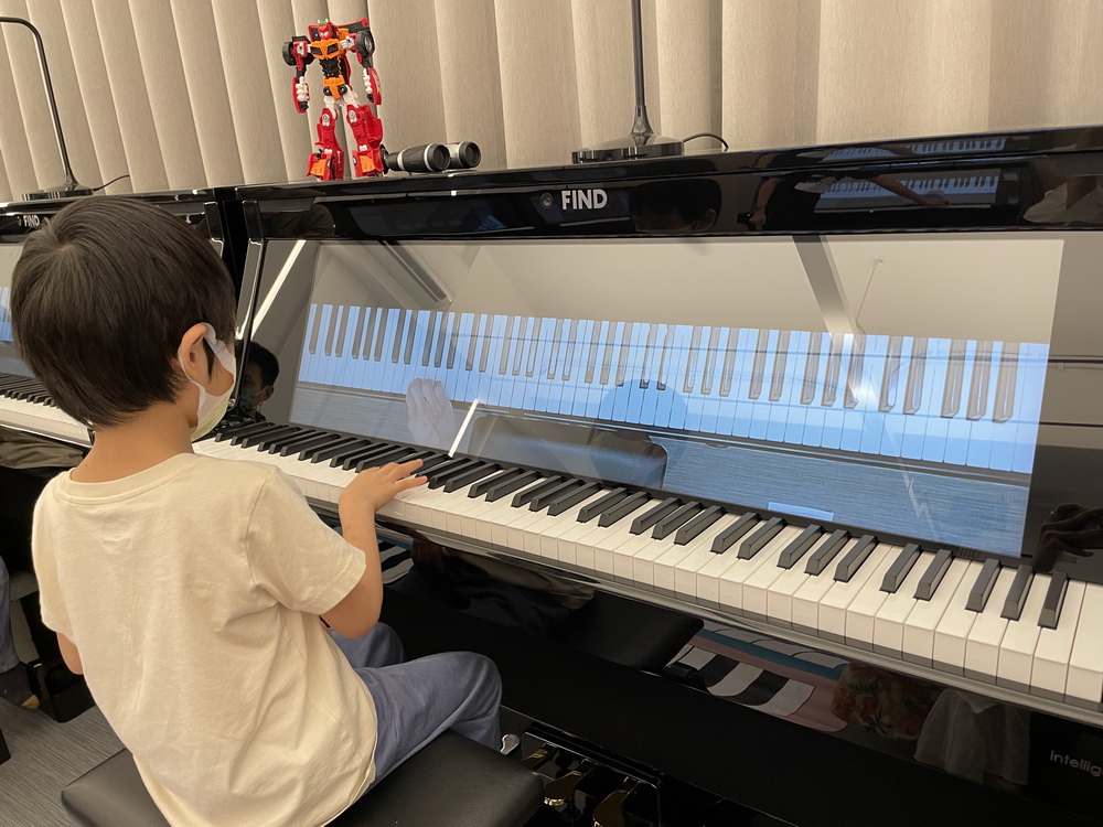 [親子] JCM愛麗音樂學院-學鋼琴原來可以這麼好玩(周杰倫代言的FIND智慧鋼琴)