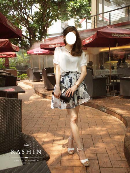 Kashin 高貴質感白色花朵藍色薄紗砰裙2